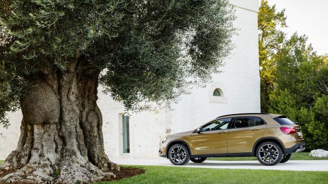 Обои картинки фото mercedes-benz gla 220d 4matic 2018, автомобили, выставки и уличные фото, mercedes-benz, gla, 2018, 4matic, 220d