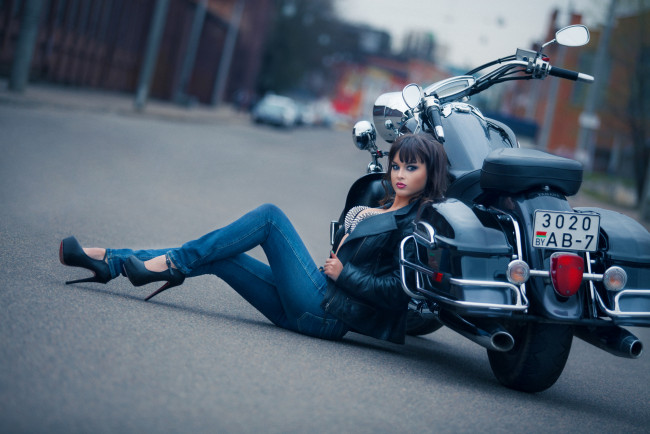 Обои картинки фото мотоциклы, мото с девушкой, красивая, девушка