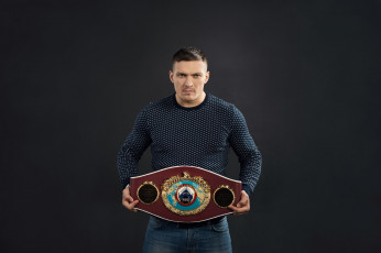 Картинка спорт бокс фон пояс aleksandr usyk украина чемпион боксер александр усик