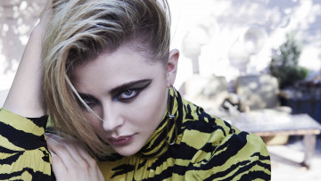 Картинка девушки chloe+grace+moretz актриса блондинка лицо макияж свитер