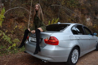 Картинка автомобили -авто+с+девушками bmw 3 series 320i