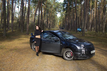Картинка автомобили -авто+с+девушками chevrolet cruze