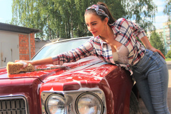 Картинка автомобили -авто+с+девушками красивая девушка