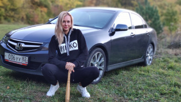 Картинка автомобили -авто+с+девушками honda accord executive se