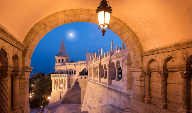 Обои картинки фото города, будапешт , венгрия, башня, фонари