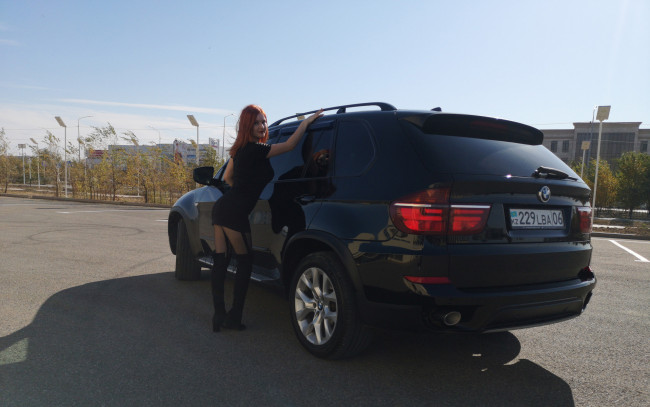 Обои картинки фото автомобили, -авто с девушками, bmw, x5