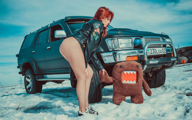 Обои картинки фото автомобили, -авто с девушками, toyota, hilux, surf