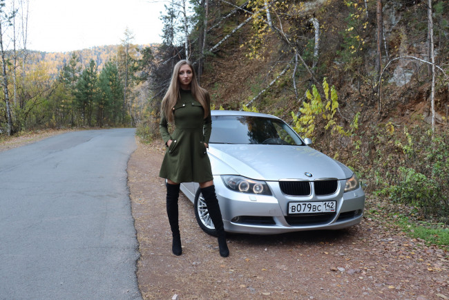 Обои картинки фото автомобили, -авто с девушками, bmw, 3, series, 320i