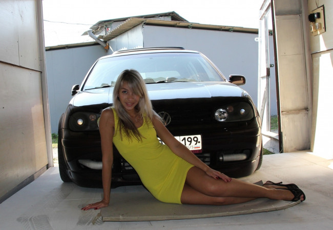 Обои картинки фото автомобили, -авто с девушками, volkswagen, golf