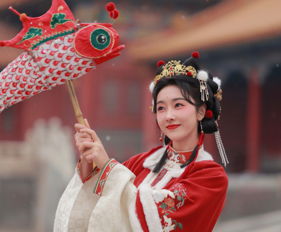 Обои картинки фото девушки, xuan lu, девушка, рыба