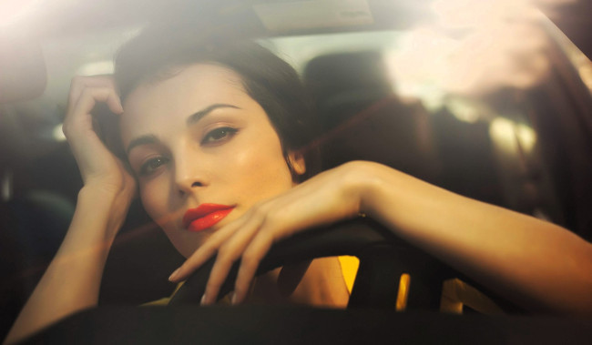 Обои картинки фото музыка, сати казанова, певица, шатенка, лицо