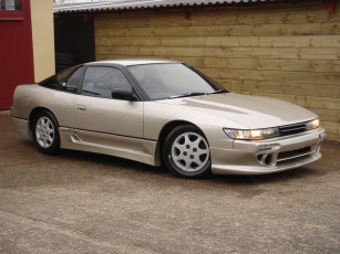 Картинка автомобили nissan datsun