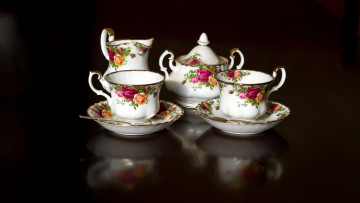 Картинка разное посуда столовые приборы кухонная утварь роспись блюдца чашки