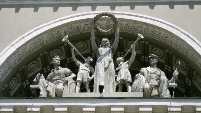 Обои картинки фото разное, рельефы, статуи, музейные, экспонаты, волгоград