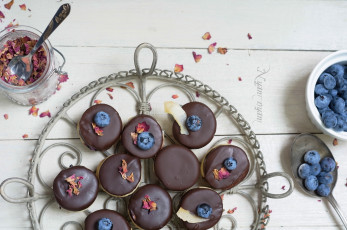 Картинка еда пирожные +кексы +печенье шоколад голубика