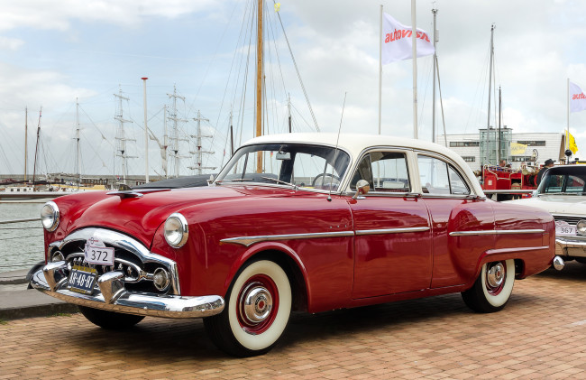 Обои картинки фото packard 200 deluxe 1952, автомобили, выставки и уличные фото, ретро, история, автошоу, выставка