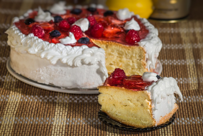 Обои картинки фото еда, торты, ягоды, крем