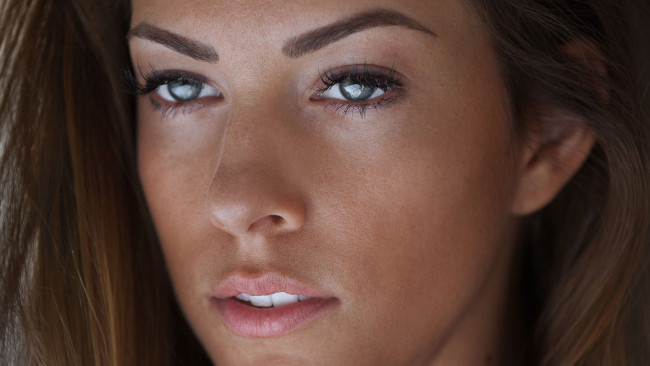 Обои картинки фото janna breslin, девушки, janna, breslin, девушка, fitness, модель, фотомодель, шатенка, лицо, портрет