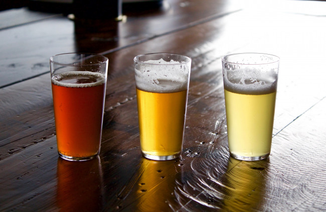 Обои картинки фото еда, напитки,  пиво, пиво, бокалы, ассорти