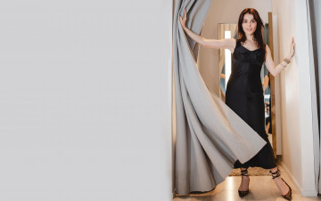 Картинка музыка сати+казанова певица шатенка платье примерочная