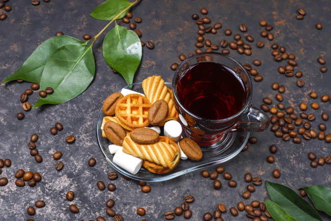 Обои картинки фото еда, разное, кофе, печенье, кофейные, зерна