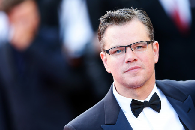 Обои картинки фото мужчины, matt damon, актер, лицо, костюм, очки