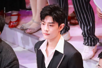 Картинка мужчины xiao+zhan актер ступени ноги