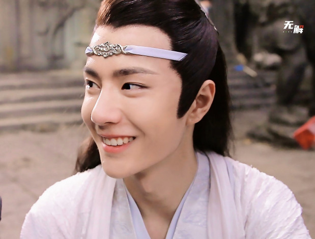 Обои картинки фото мужчины, wang yi bo, лань, ванцзи, лицо, костюм