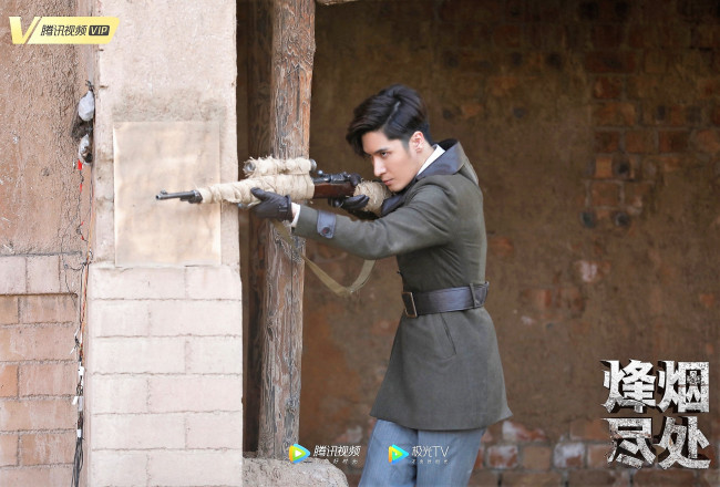 Обои картинки фото farewell to arms, кино фильмы, мужчина, винтовка