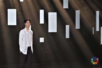 Картинка мужчины wang+yi+bo ван ибо рубашка свет