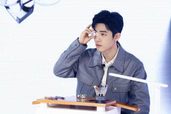 Картинка мужчины xiao+zhan актер куртка часы