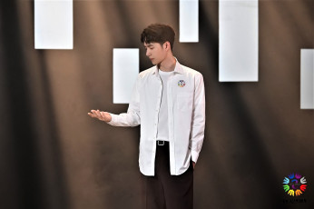 Картинка мужчины wang+yi+bo ван ибо рубашка свет