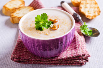 Картинка еда первые+блюда гренки грибной суп лисички петрушка