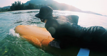 Картинка мужчины xiao+zhan актер серфинг море серф панама