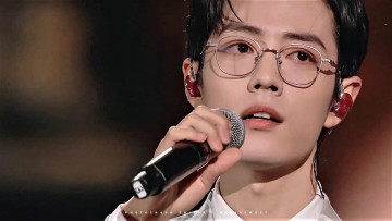 Картинка мужчины xiao+zhan лицо очки наушники микрофон