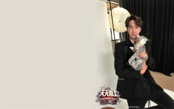 Картинка мужчины wang+yi+bo актер костюм кот