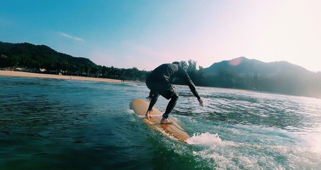 Обои картинки фото мужчины, xiao zhan, актер, серфинг, море, серф, панама