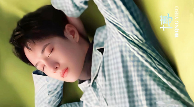 Обои картинки фото мужчины, wang yi bo, актер, рубашка, сон