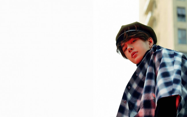 Обои картинки фото мужчины, wang yi bo, актер, пальто, берет