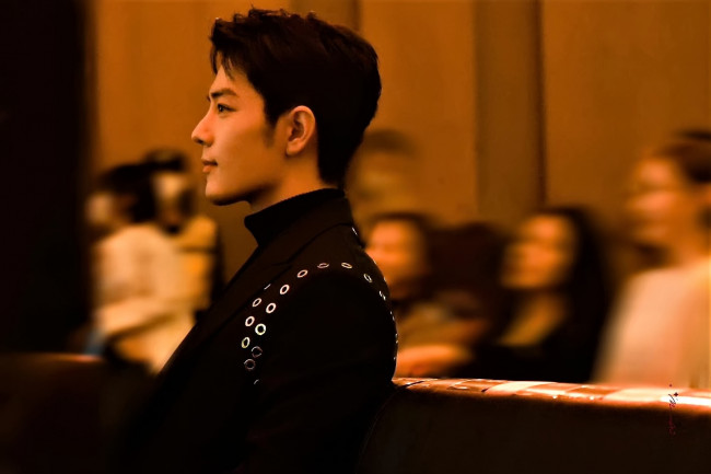 Обои картинки фото мужчины, xiao zhan, актер, пиджак, профиль