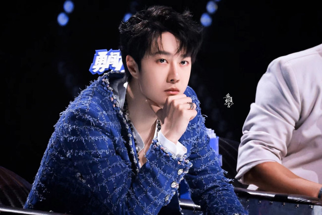 Обои картинки фото мужчины, wang yi bo, актер, пиджак