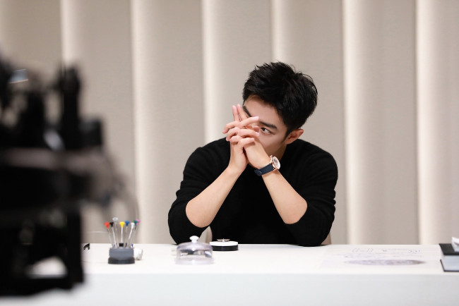 Обои картинки фото мужчины, xiao zhan, актер, камера