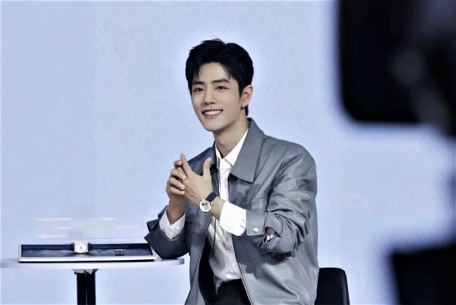 Обои картинки фото мужчины, xiao zhan, актер, куртка, часы