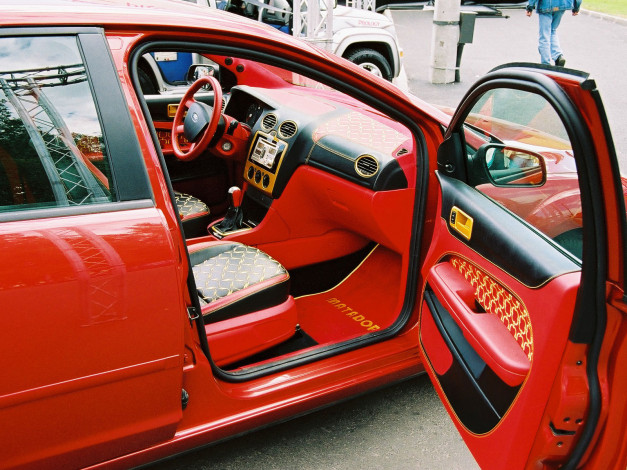 Обои картинки фото выставка, ленэкспо, автомобили, интерьеры