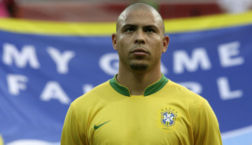 обоя ronaldo, спорт, футбол, роналдо, r9, brazil, бразилия, сборная, футболист, форвард, гимн, чемпионат, мира, по, футболу