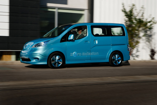 Обои картинки фото nissan e-nv200 small van concept 2013, автомобили, nissan, datsun, e-nv200, small, van, concept, 2013