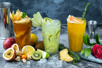 Картинка еда напитки +коктейль банан физалис киви коктейль