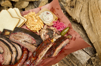 Картинка еда мясные+блюда мясо ребрышки салат