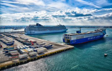 Картинка terminal+bari корабли порты+ +причалы порт терминал