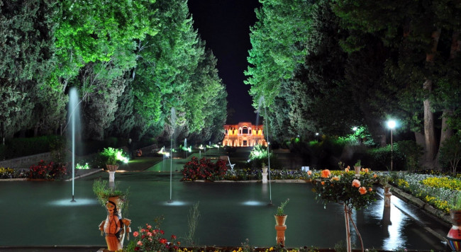 Обои картинки фото kerman prince garden, города, - дворцы,  замки,  крепости, дворец, парк, фонтаны